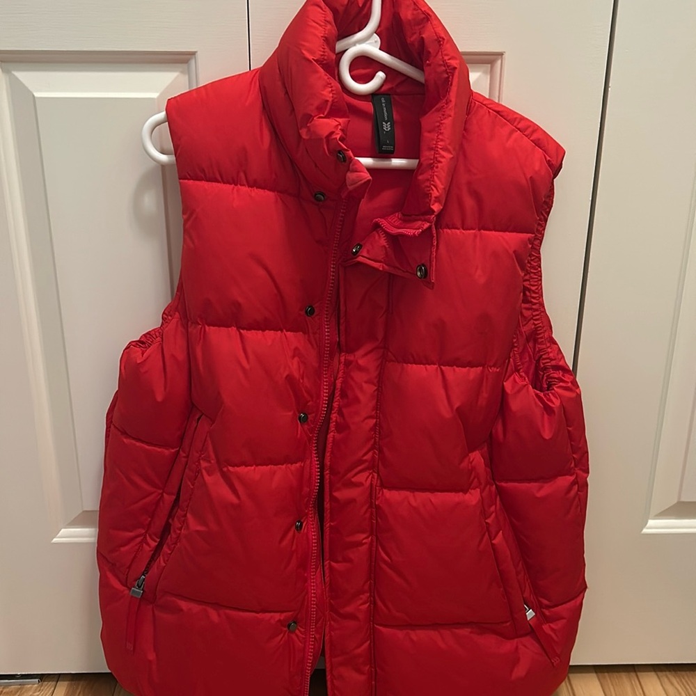 Target puffer vest. Size large